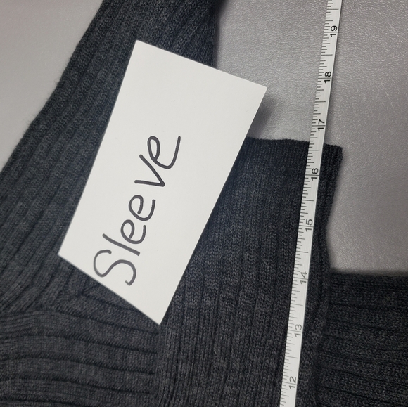 Plaza south gray, black wool blend sweater MP - Picture 8 of 12